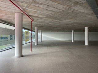 Local comercial en alquiler en Miralbueno en Zaragoza