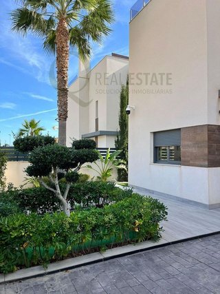 Chalet en venta en Cala de Finestrat en Finestrat