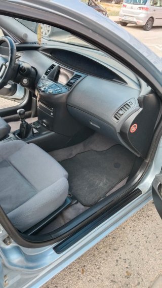 Nissan Primera 2004