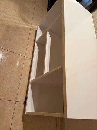Mueble TV blanco con ruedas