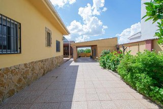 Chalet en venta en Nuevo Bulevar en Mairena del Aljarafe