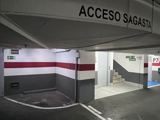 Garaje en alquiler en Paseo Sagasta en Zaragoza