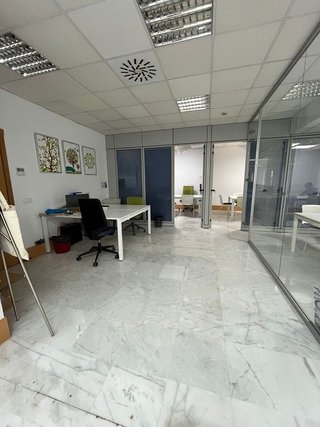 Oficina en alquiler en Triana Oeste en Sevilla