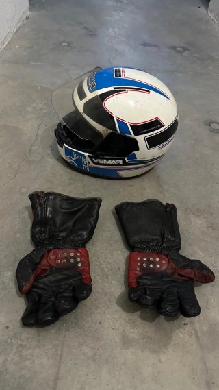 Casco y guantes de moto Vemar