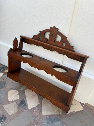 Tinajero antiguo de madera