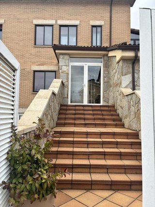 Casa pareada en venta en Avda. Valladolid - Barriada Yagüe en Soria