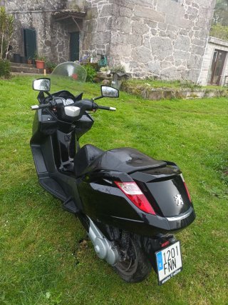 Peugeot Satelis 125 Negra