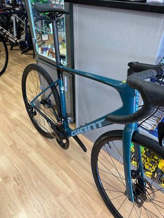 Giant Defy Advanced 105 carbono 2023 - Talla M/54