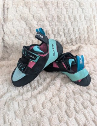 Pies de gato Scarpa V Vapor