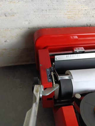 Máquina de Escribir Olivetti Valentine Roja
