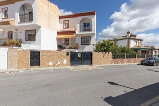 Casa pareada en venta en Residencial Triana - Barrio Alto en Gabias (Las)
