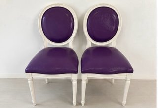 Pareja Sillas Luis XVI Púrpura y Blanco