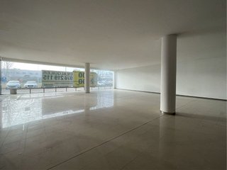 Local comercial en alquiler en Miralbueno en Zaragoza