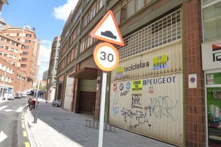 Local comercial en alquiler en Errekaldeberri - Larraskitu en Bilbao