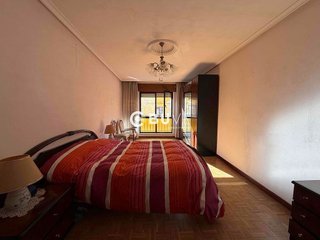Piso en venta en Casco Antiguo en León