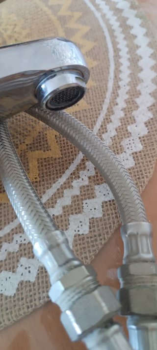 Lavabo Salgar con grifo porcelana