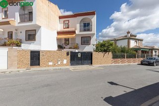 Casa pareada en venta en Residencial Triana - Barrio Alto en Gabias (Las)