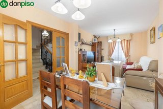 Casa pareada en venta en Residencial Triana - Barrio Alto en Gabias (Las)