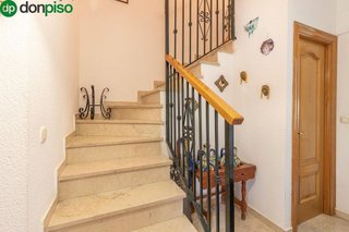 Casa pareada en venta en Residencial Triana - Barrio Alto en Gabias (Las)