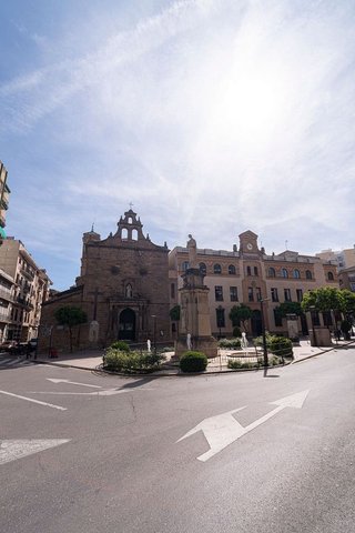 Local comercial en venta en Centro Ciudad en Linares