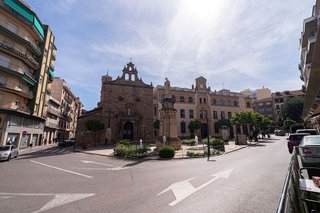 Local comercial en venta en Centro Ciudad en Linares