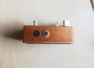 Pedal de distorsión Cmatmods Brownie -- COMO NUEVO