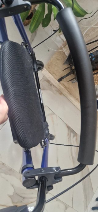 Andador adulto azul con cesta