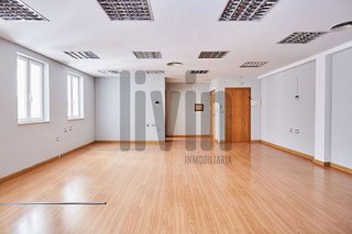 Oficina en venta en Avda de Madrid - Pº de la Estación en Jaén