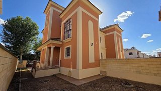 Casa pareada en venta en El Arenal - La Pólvora en Dos Hermanas