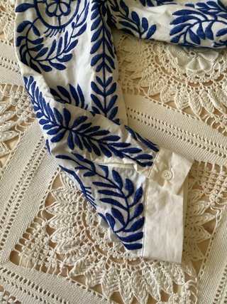Vestido Zara bordado azul y blanco