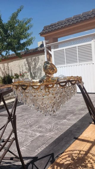 Lámpara de techo araña de cristal y metal dorado