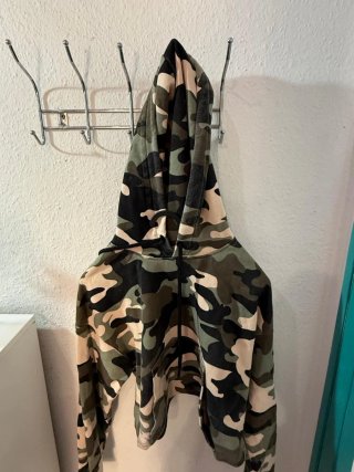 Sudadera corta camuflaje Bershka Talla L