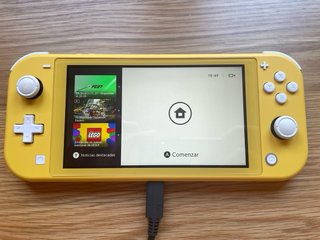 Nintendo Switch Lite + 4 Juegos