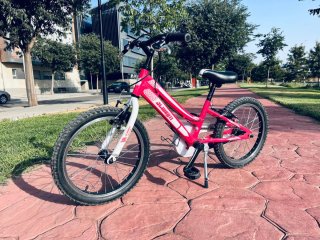 Bicicleta infantil rosa y blanca 18