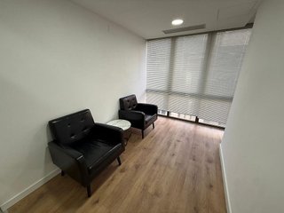 Oficina en alquiler en Eixample Nord – La Devesa en Girona