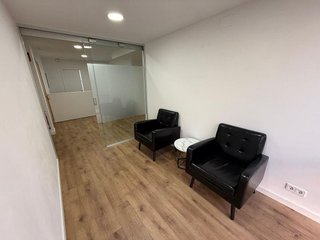 Oficina en alquiler en Eixample Nord – La Devesa en Girona