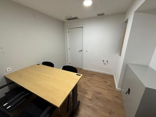 Oficina en alquiler en Eixample Nord – La Devesa en Girona