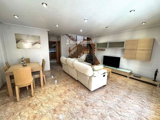Casa adosada en venta en Catral