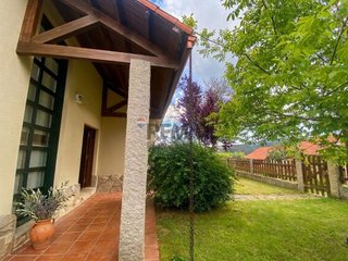 Chalet en venta en Brión