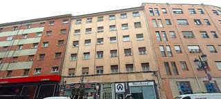 Piso en venta en Milán - Pumarín - Teatinos en Oviedo