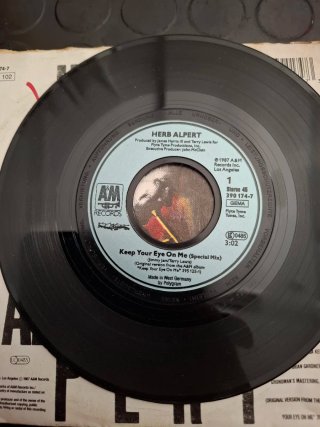 45giri Herb Alpert Keep Your Eye On Me