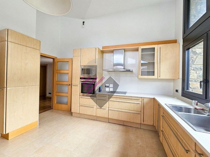 4-bedroom penthouse for rent in Escaldes-Engordany · 8 of 60