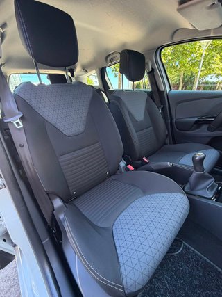 Renault Clio IV Sport Tourer TCe 90 Dynamique 2013