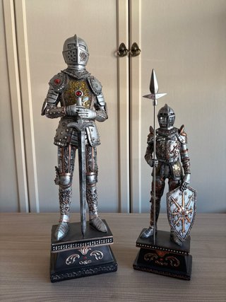 Coppia Statue Cavalieri Medievali