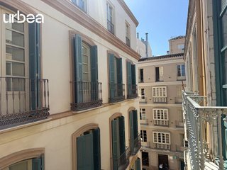 Piso en venta en La Goleta - San Felipe Neri en Málaga