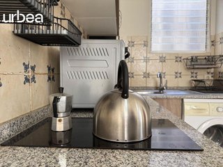 Piso en venta en La Goleta - San Felipe Neri en Málaga