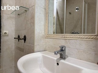 Piso en venta en La Goleta - San Felipe Neri en Málaga