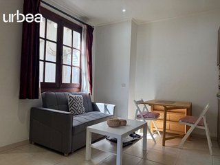 Piso en venta en La Goleta - San Felipe Neri en Málaga
