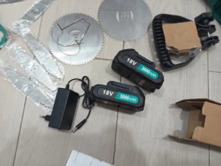 Cortacésped MAYTRON 18V con accesorios