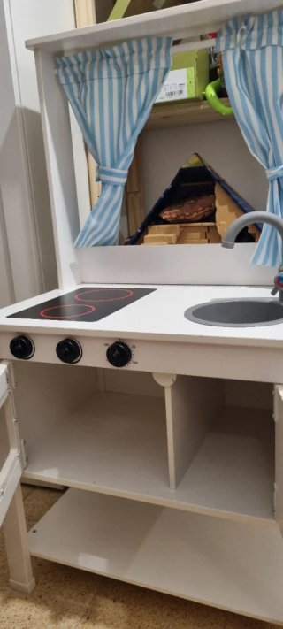 Cocinita de juguete IKEA blanca